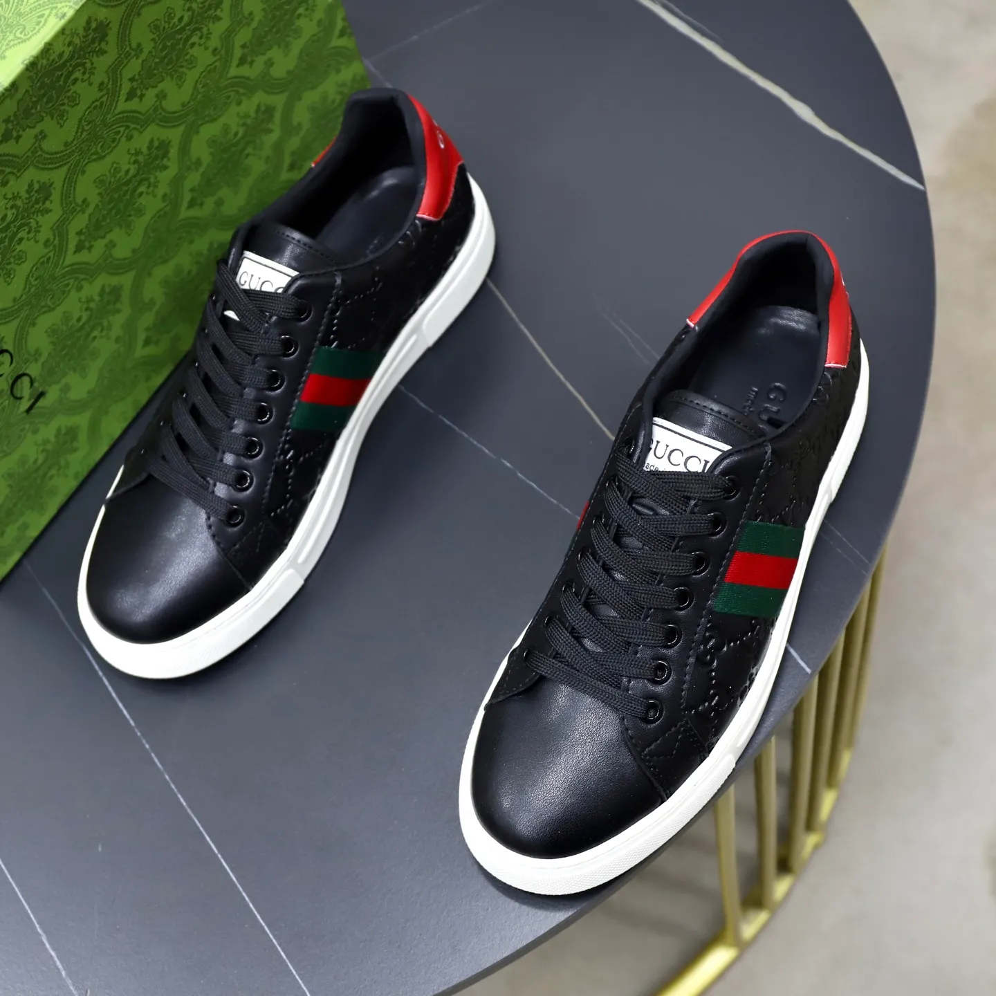 Ex-factory price: 420💰🙅‍♂️🙅‍♂️🙅‍♂️ Brand: Gucci GUCCi Standard code: 38-44 (45 customized) Grade: Same as the official website Material: Original leather splicing, comfortable and breathable sheepskin lining, original wear-resistant outsole Style category: Men's fashionable casual shoes, running, sports shoes, noble luxury brand elements, top luxury Color: actual picture color
